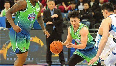 开云体育-带着拼劲儿和执行力 天津男篮开启“3连客”